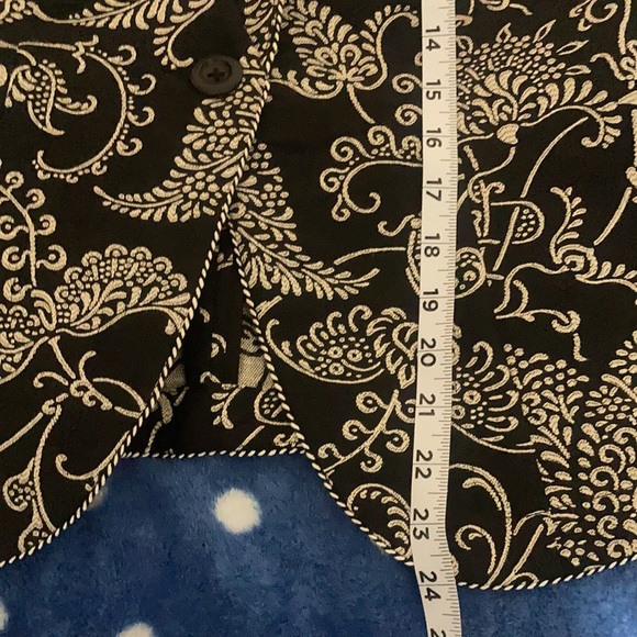 Beautifully fitted Cabi jacket - size 8 - Picture 11 of 13